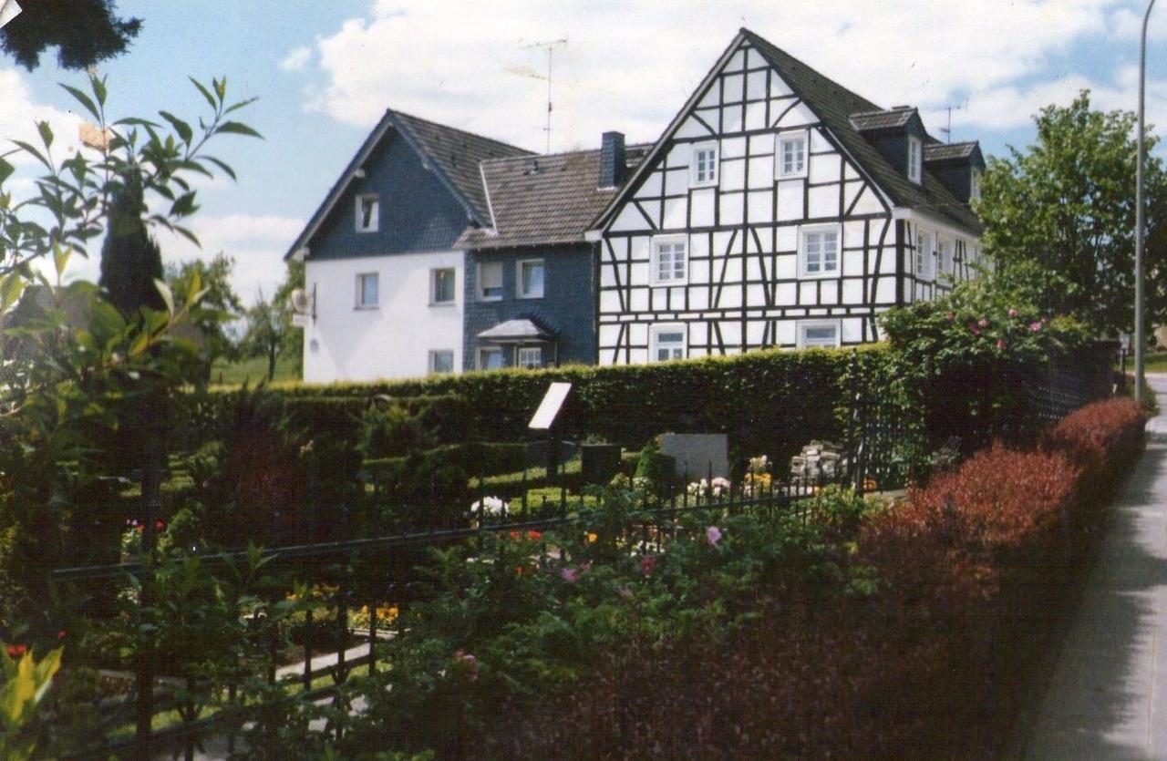 Monteurhotel Garni Alter Olper Hof Lindlar Kültér fotó